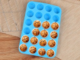 Molde silicona 24 muffins chicos (1).jpg